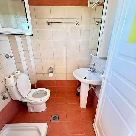 Nero Apartment